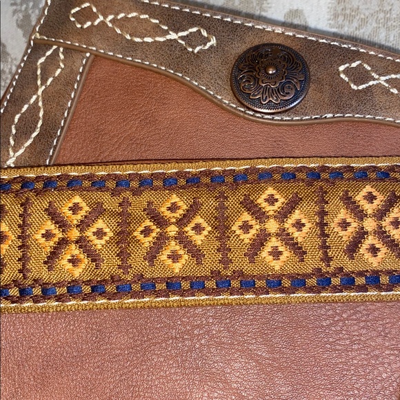 Nocona Ivy Brown Leather Crossbody Bag with Leather Strap - Picture 9 of 10
